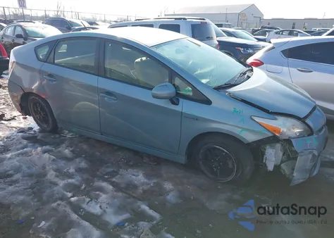 2013 Toyota Prius Three из США, поврежденный, VIN JTDKN3DU1D1618453